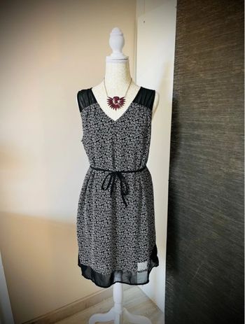 Robe only tbe taille 40 L