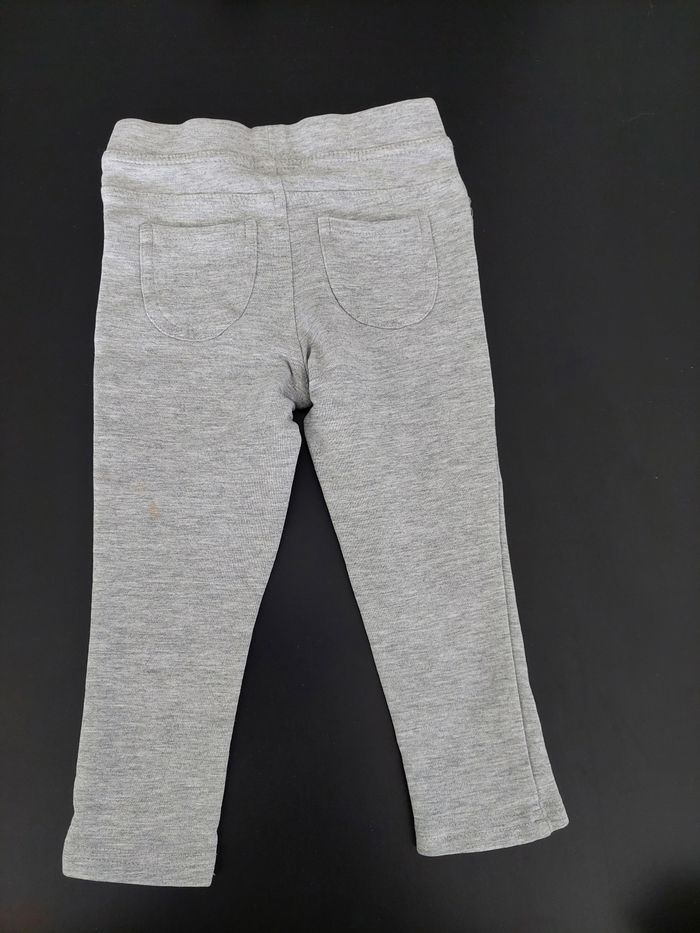 Lot de 2 pantalons pour fille 18mois - photo numéro 4