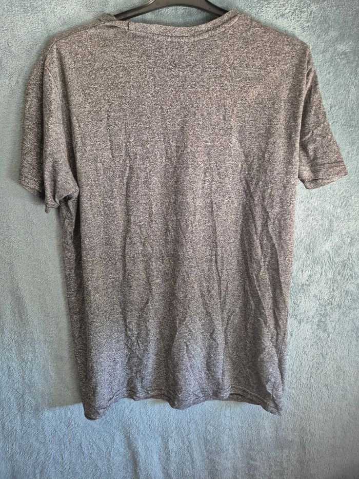 T shirt gris - photo numéro 2