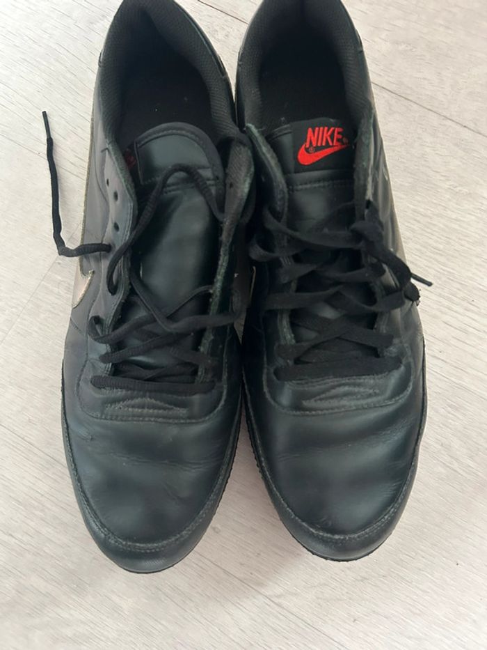 Chaussure Nike noir taille 45 - photo numéro 2