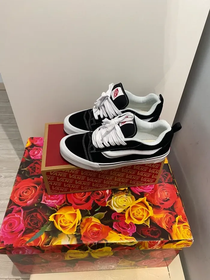 Vans Chaussures Knu Skool-Pointure 39 - photo numéro 4