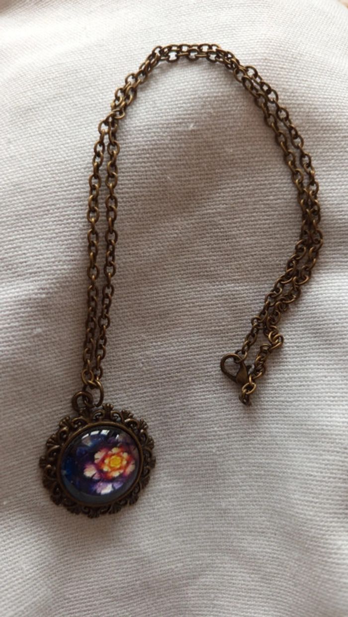 Collier fleur medaillon - photo numéro 4