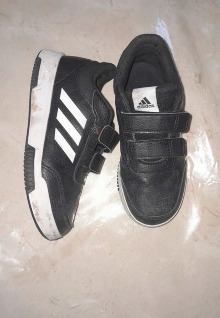 Basket Adidas taille 31 💫 - photo numéro 4