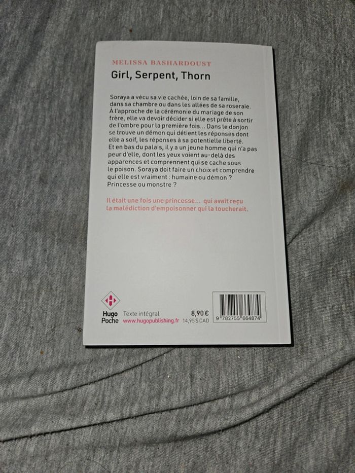 Livre girl, serpent, thorn - photo numéro 2