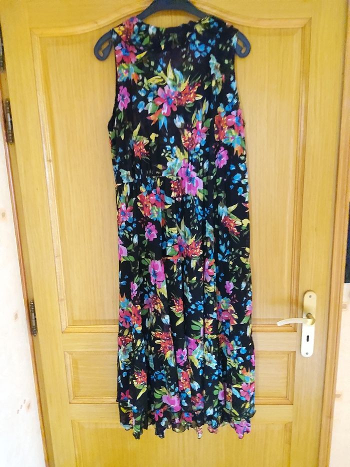 Robe longue neuve - photo numéro 2