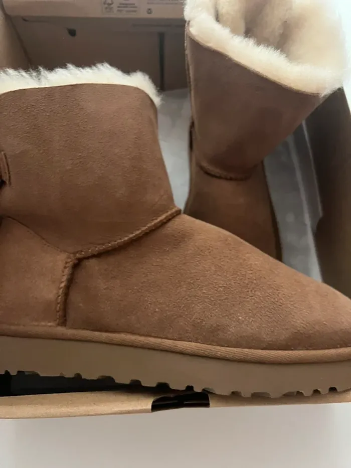 Ugg fuzzy bow - photo numéro 5