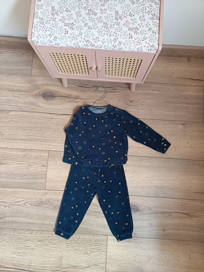 Pyjama 2 pièces 36 mois étoiles pailletées - photo numéro 2