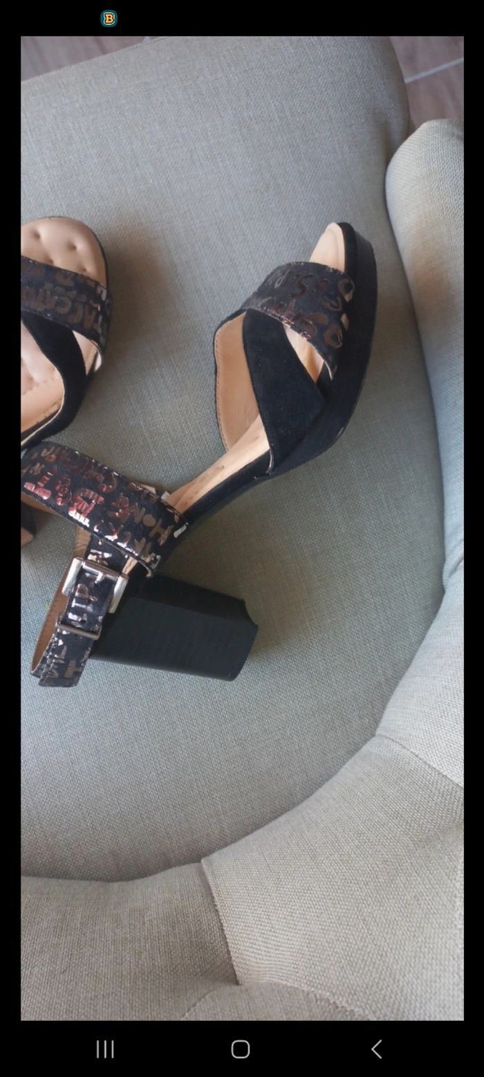 Chaussures à talon neuves - photo numéro 4