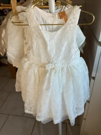 Jolie robe de cérémonie orchestra premium taille 9 mois état neuf