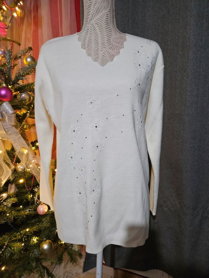 Pull blanc à strass