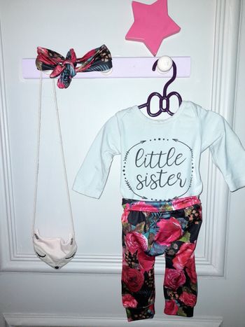 Ensemble little Sister