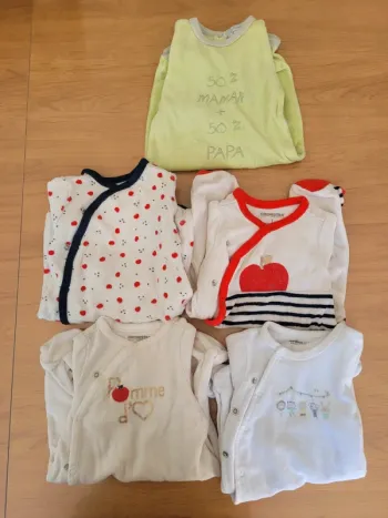 Lot 5 pyjamas velours 1 mois