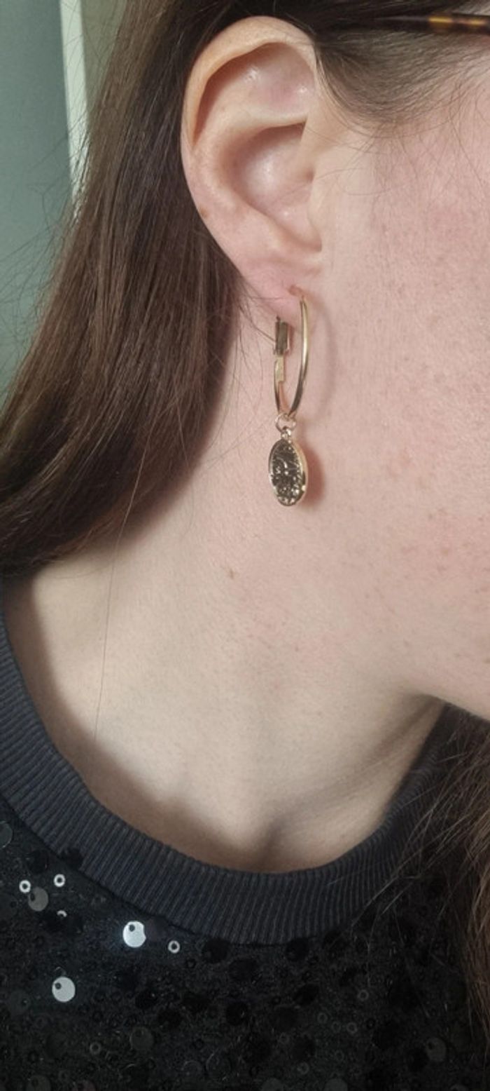 Boucles d'oreilles créoles pièce dorée anneaux neuves - photo numéro 4