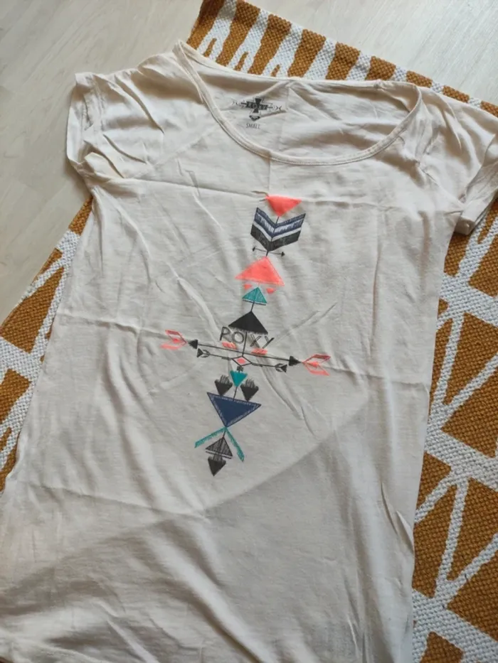 Tee shirt manche courte roxy en très bon état taille S