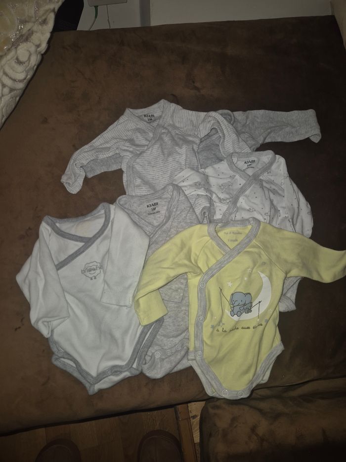 Lot de 6 bodies 1 mois Ouverture devant