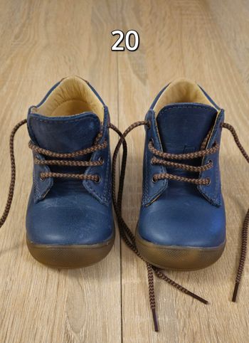 Chaussures en cuir pointure 20
