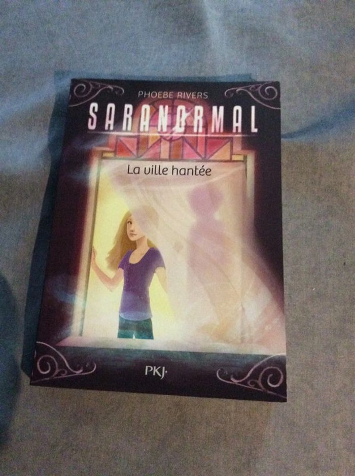 #la ville hantée Saranormal Phoebe Rivers. E