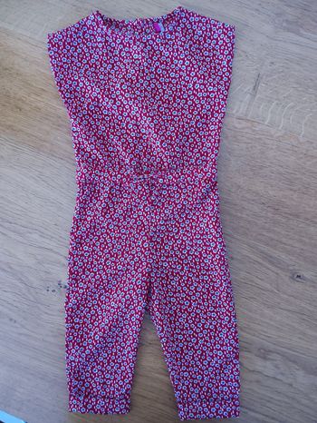 Combinaison été rouge à fleurs blanches