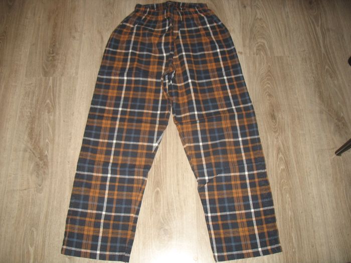 PYJAMA 2 PCS : TEE SHIRT ML NOIR + PANTALON CARREAUX "ARMAND THIERY" - TAILLE S - n°06 - photo numéro 3