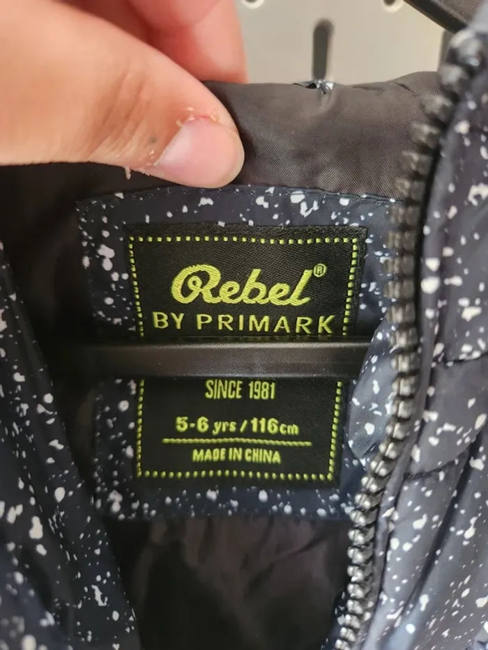 Doudoune a capuche sans manches primark - photo numéro 4