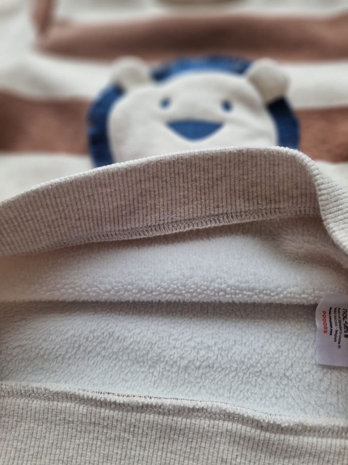 Pull à lignes lion - photo numéro 4