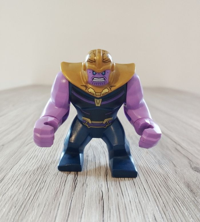 LEGO Marvel figurine Thanos - photo numéro 2