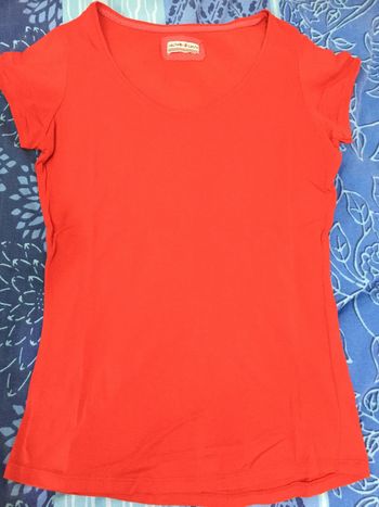 tee shirt rouge