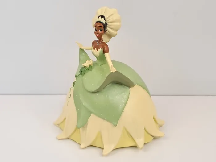 Figurine de Tiana dans La Princesse et La Grenouille de Walt Disney - photo numéro 2