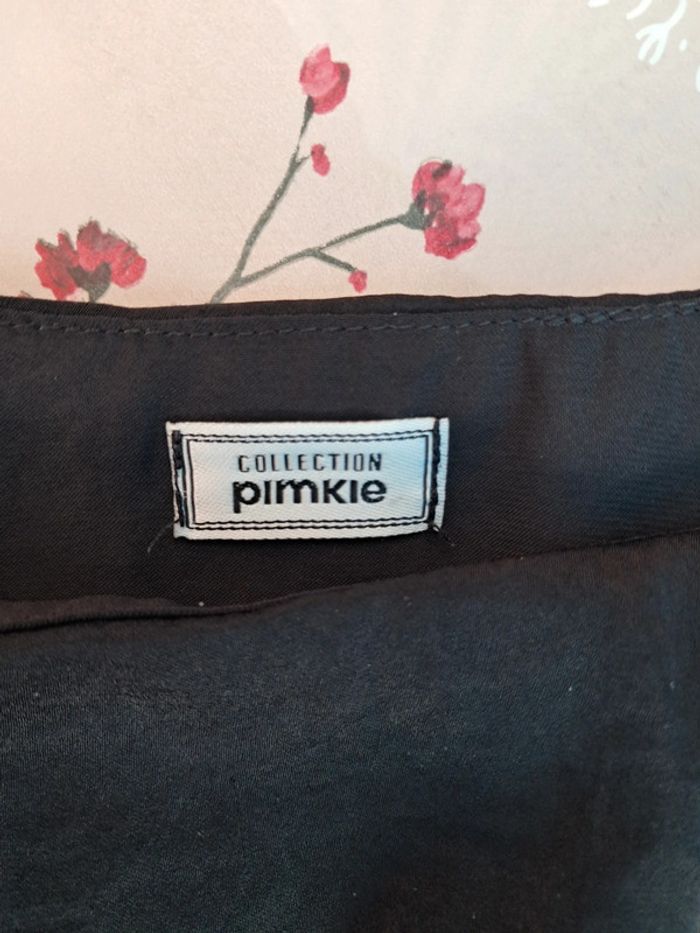 Belle robe noire à bretelles, avec décolleté volanté, taille elastiquée - T40-42 - Pimkie - photo numéro 3
