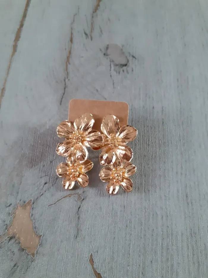 Boucles d'oreilles fleurs dorées