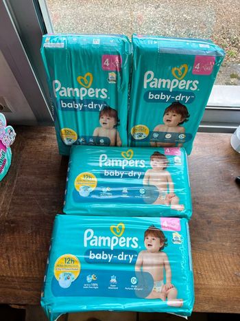 Couche taille 4 Pampers Baby Dey : 180 Couches (4*45)