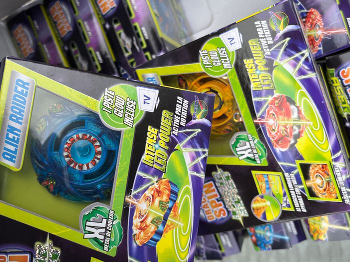 Boite de 12 Toupies De Combat - Homerokk - Dracco Spin - Lumineuse Led - photo numéro 6