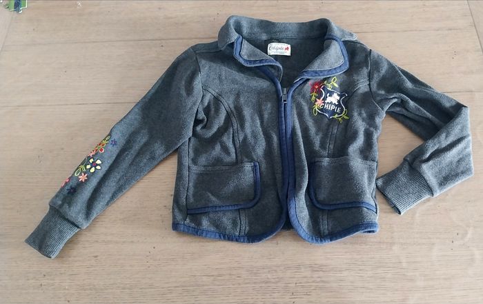 Gilet zippé fille 5ans en très bon état