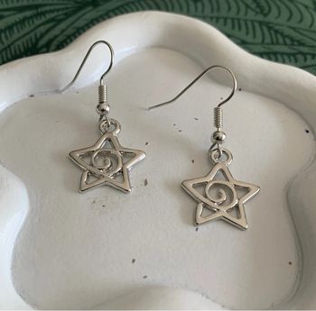 Boucles d’oreilles vintage pendantes spirale étoilée en alliage argenté