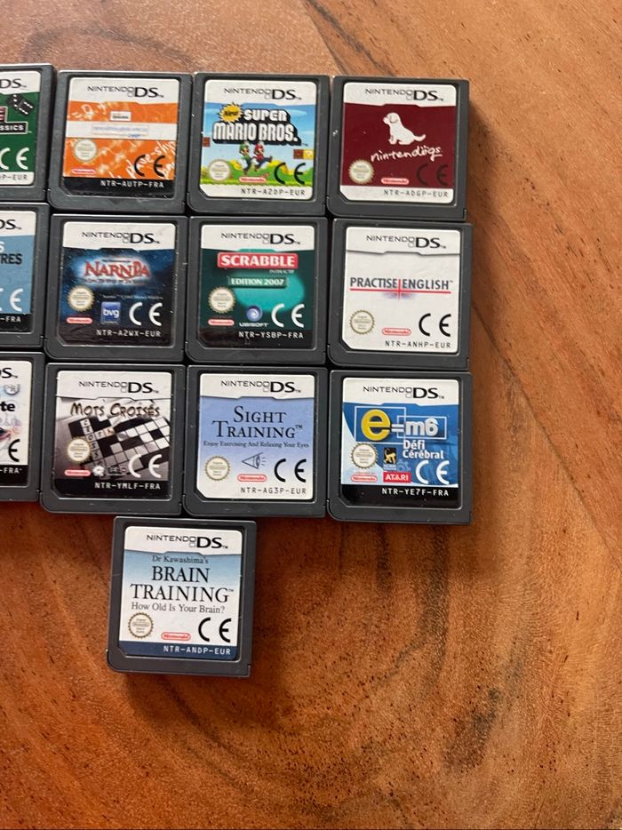 Ds lite blanches et 13 jeux - photo numéro 5