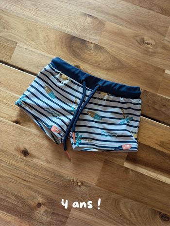 Maillot de bain, 4 ans.
