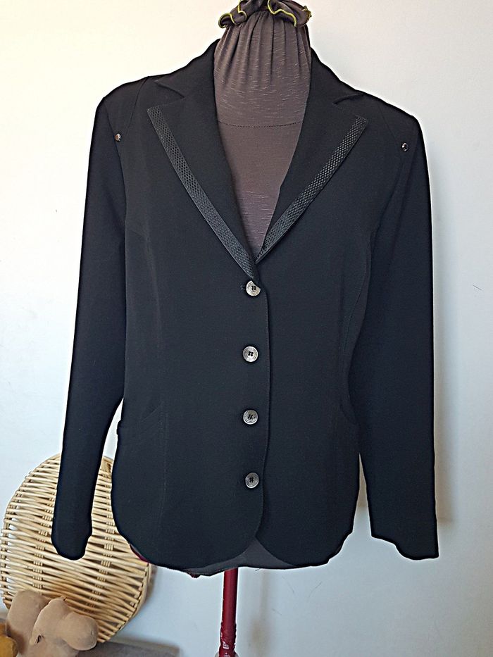 Blazer femme noir Lewinger Taille 42, 51cm aux aisselles.