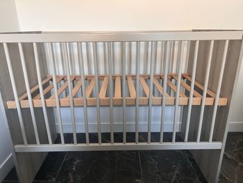 Berceau sauthon évolutif avec table à langer et matelas