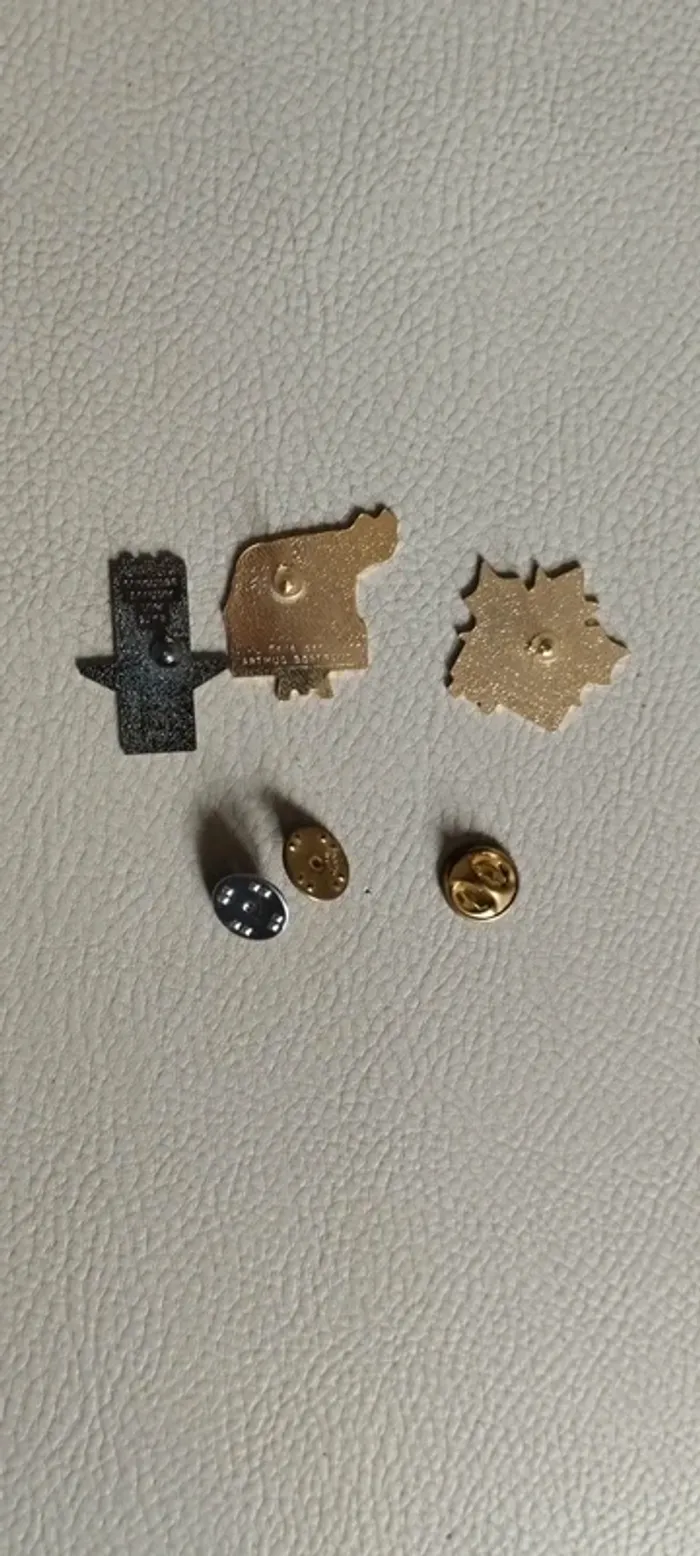 Lot de 3 pin's McDo - photo numéro 2