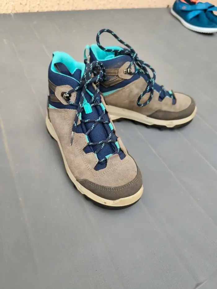 Chaussures de randonnée Quechua taille 34 - photo numéro 10
