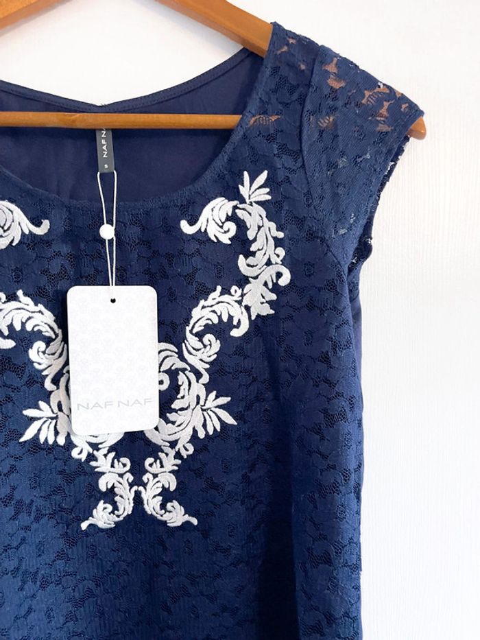 Tee shirt bleu marine et blanc à broderie Naf Naf neuf avec étiquette - photo numéro 6