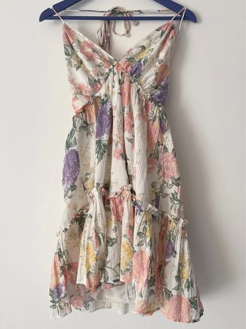 Robe dos nu tour de cou évanescente à fleurs Divided de chez H&M