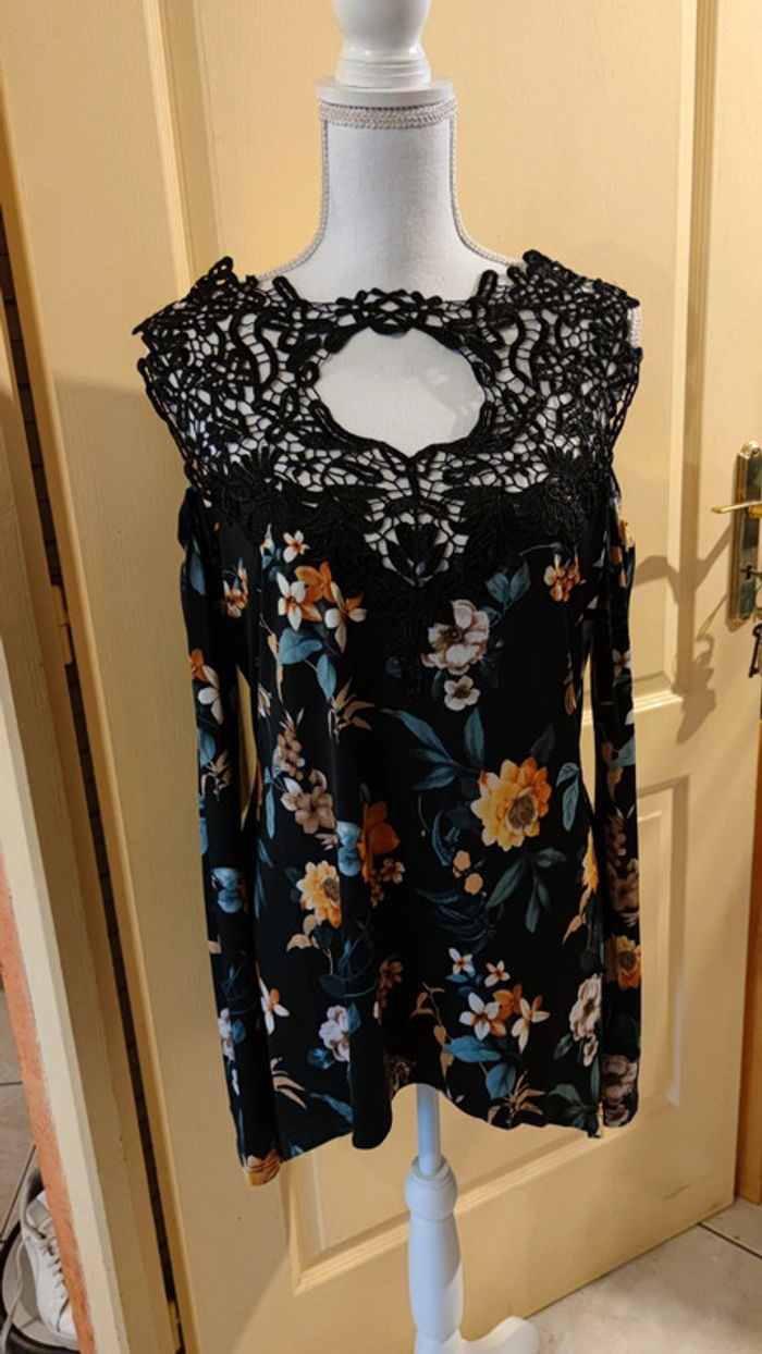 Tee-shirt à manches longues épaules dénudées 46/48