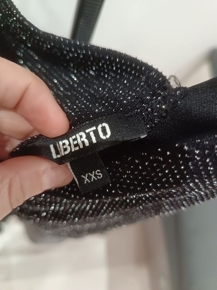 Belle robe  taille xxs paillettes Liberto - photo numéro 8