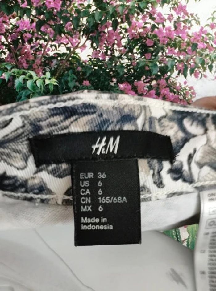 Short imprimé H&M comme neuf - photo numéro 5