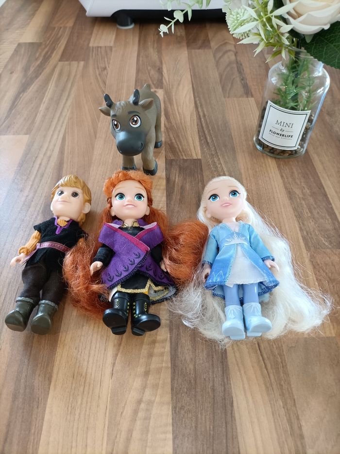 Lot poupées 15 cm Reine des Neiges ( Elsa, Anna, Kristof, Sven) - photo numéro 2
