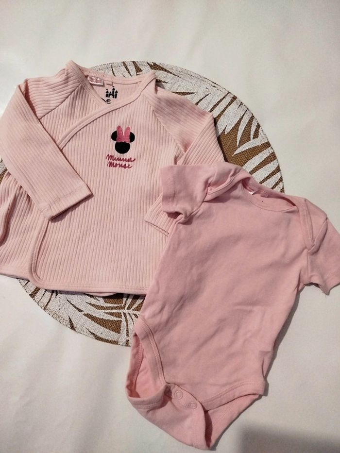 Gilet bébé avec body neuf 3 mois Disney Minnie