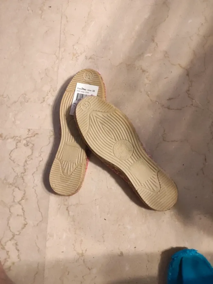 Espadrilles neuves rose taille 35 - photo numéro 2