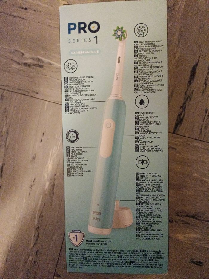 Brosse à dents électrique Oral-B. - photo numéro 2