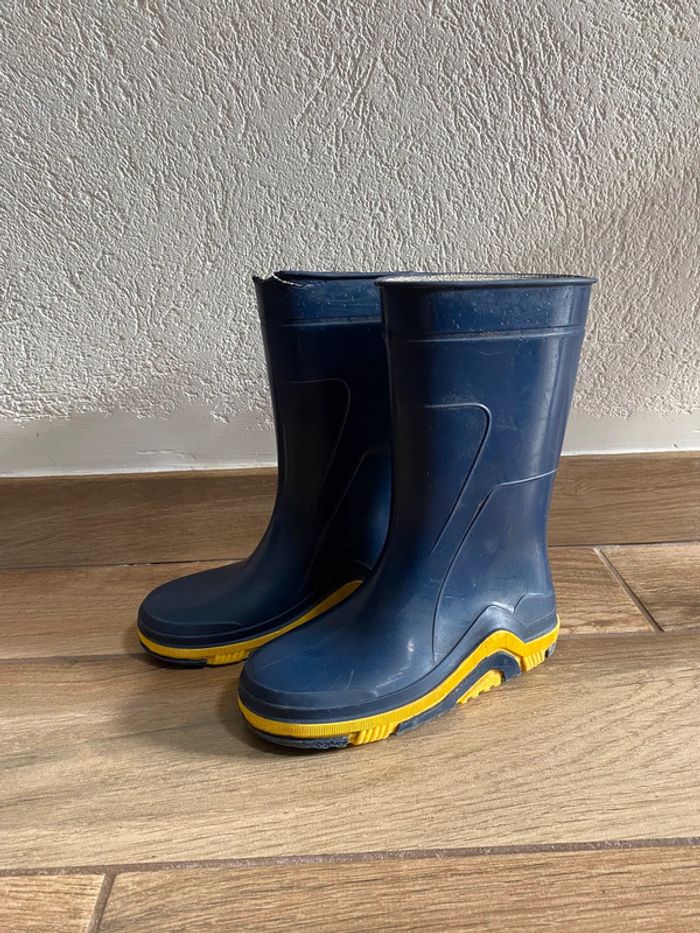 Paire de bottes 28 / 29 offertes